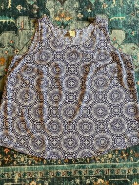 Faded Glory Navy and White Medallion Print Tank